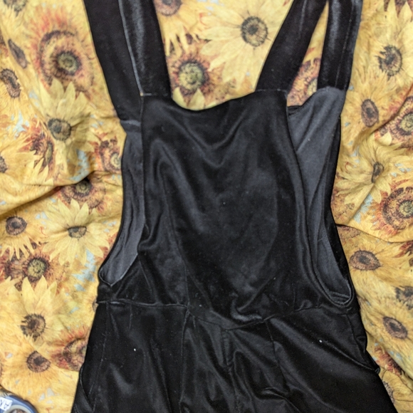 Urban outfitters velvet pants romper!! Size XS - Picture 6 of 8